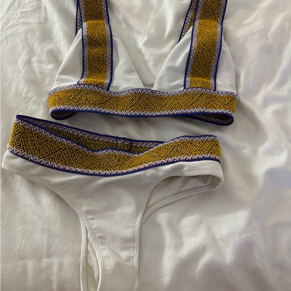 Elysiian Bali bikini size small white - Picture 3 of 4